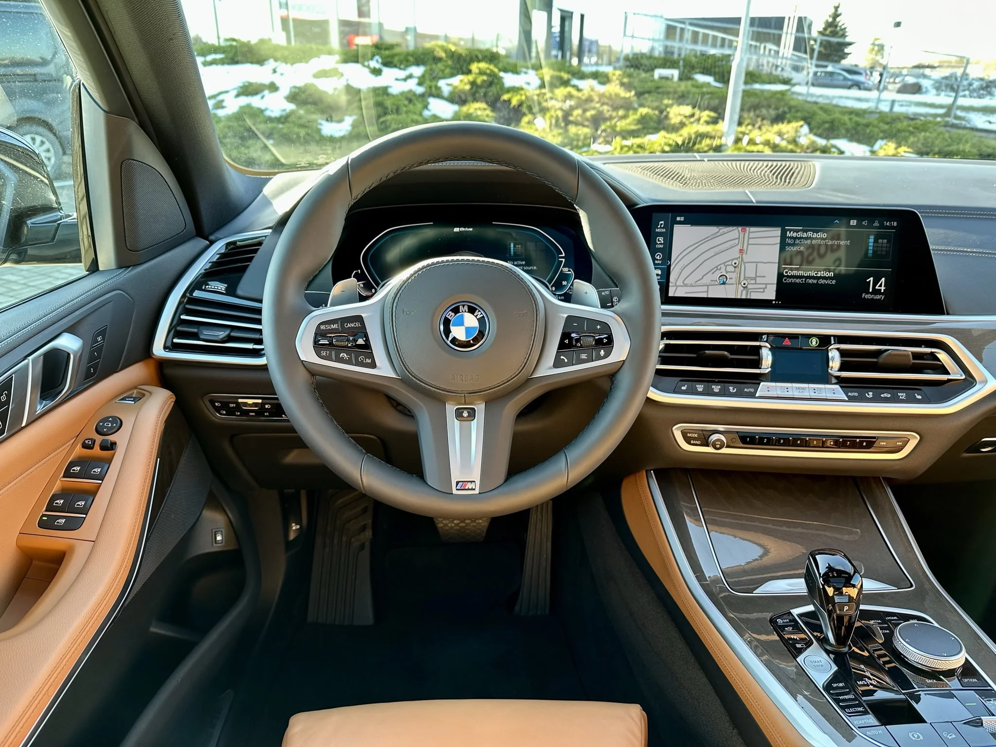 BMW X5 Hybrid - Amber Drive