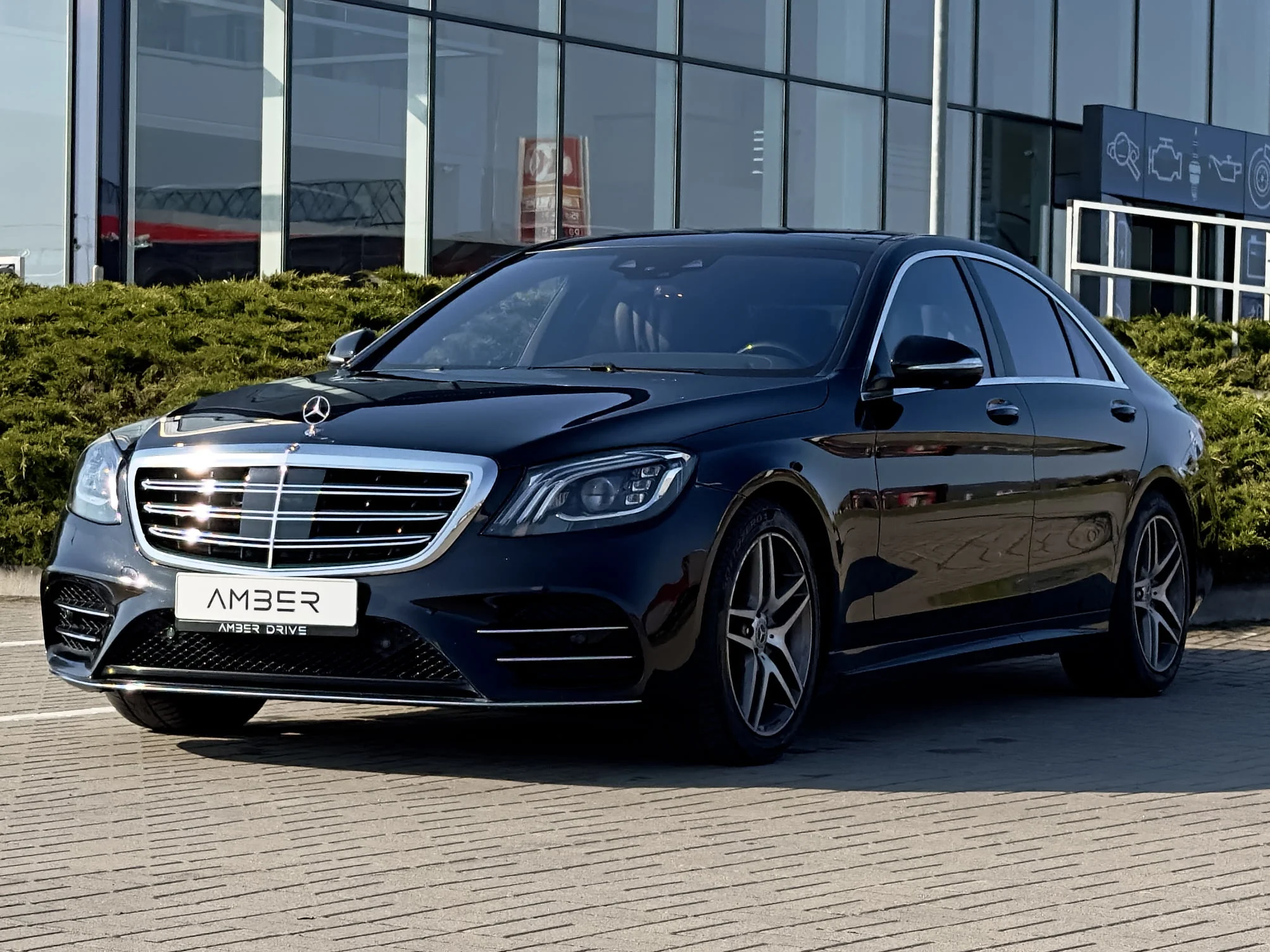 Mercedes S-Class - Amber Drive