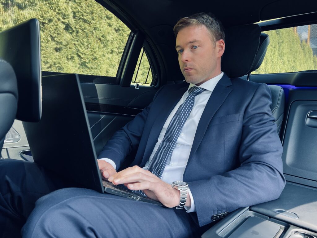 Luxury car rent